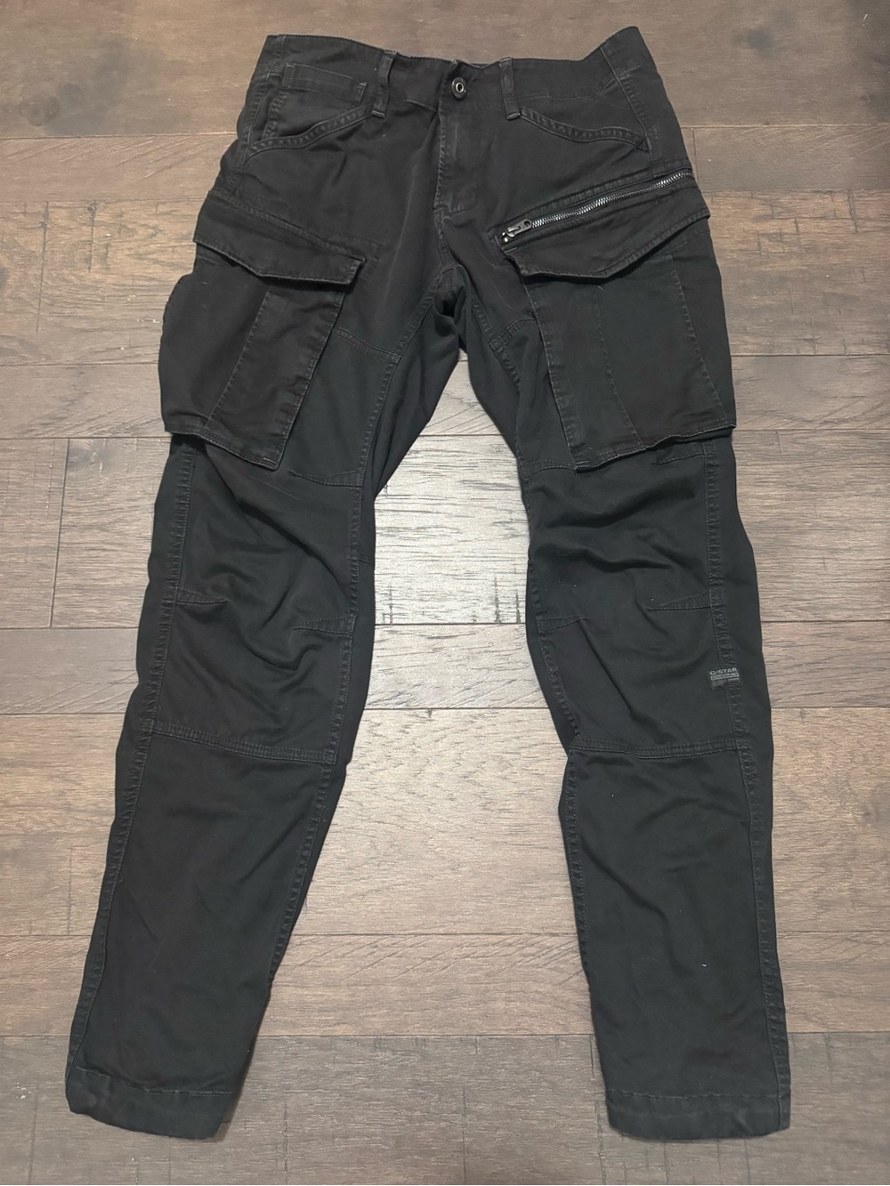 G-Star Raw Men’s Rovic Tapered Black Cargo Pants with Utility Pockets 31/32